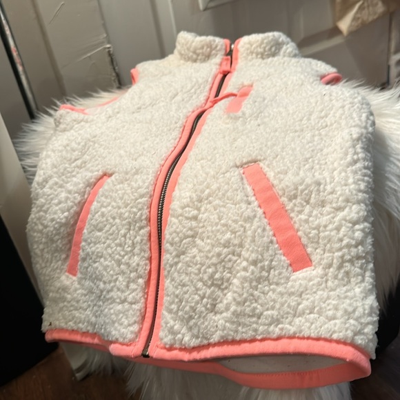 Cat & Jack Fleece Zippered Vest Multiple Pockets - Size 7/8. - Cream & Coral - Picture 2 of 5